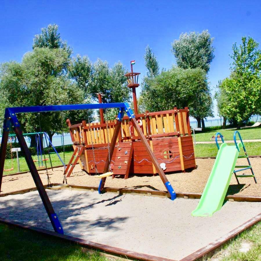 Aqua Blue Apartmanok - Siófok Eksteriør bilde